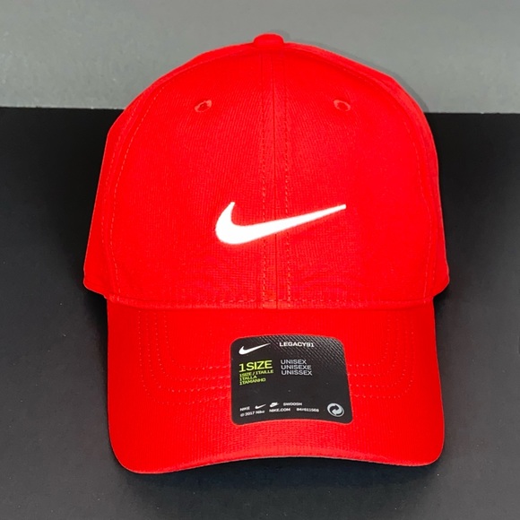 Nike Legacy 91 Red Golf Hat Adult Unisex 1 Size - Picture 1 of 4